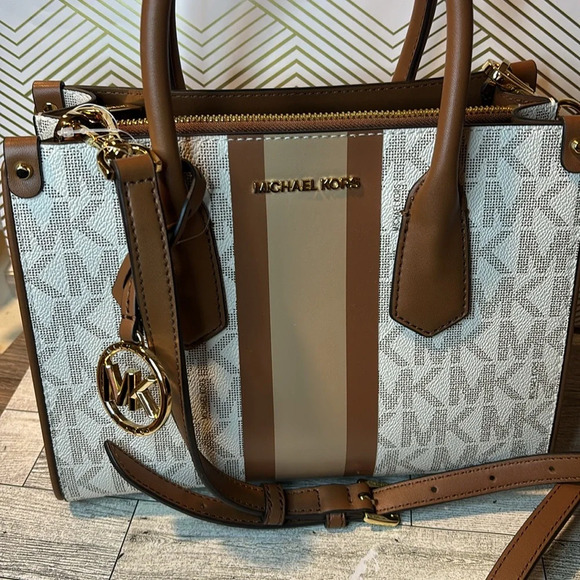 Michael Kors Satchel - Picture 2 of 10